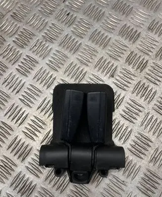 Middle seatbelt buckle (rear)