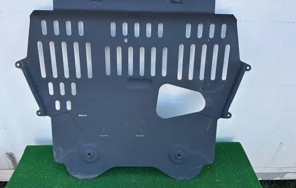 Citroen Berlingo Engine splash shield/under tray 099304E02