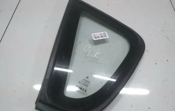 Mitsubishi Colt Rear side window AS2