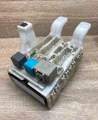 Toyota Prius (XW20) Fuse module 307230073 3K190464
