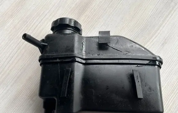 Volvo XC90 Power steering fluid tank/reservoir 9485464