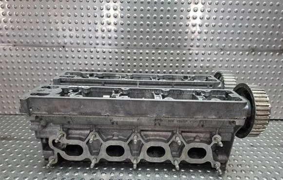Peugeot 407 Engine head S27635652 RFN