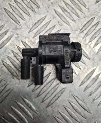 Volkswagen Golf IV Turbo solenoid valve 1J0906283A