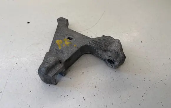 Opel Vivaro Gearbox mounting bracket 244834609R 93450725