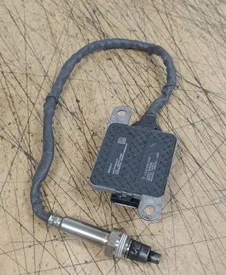 Mercedes-Benz Sprinter W907 W910 Lambda probe sensor A0009057108