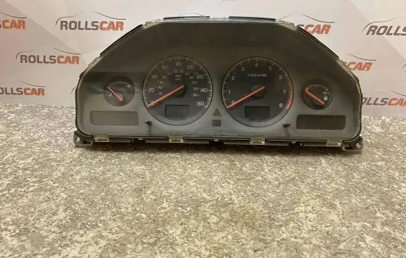 Volvo S70 V70 V70 XC Speedometer (instrument cluster) 9499669 69294590T 9459821