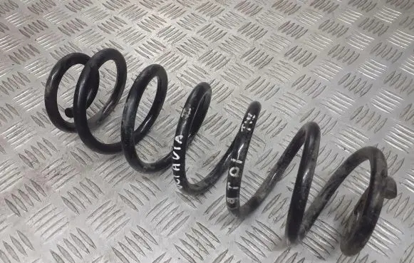 Skoda Octavia Mk2 (1Z) Rear coil spring