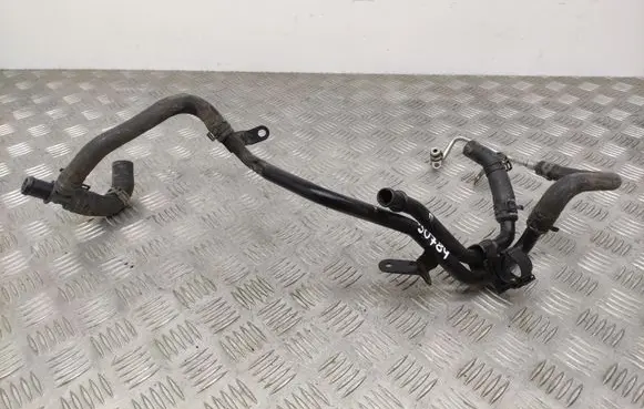 Engine coolant pipe/hose