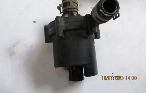Tesla Model X Water pump