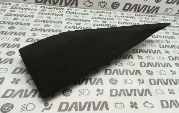 Maserati Ghibli (C) pillar trim 6700174090