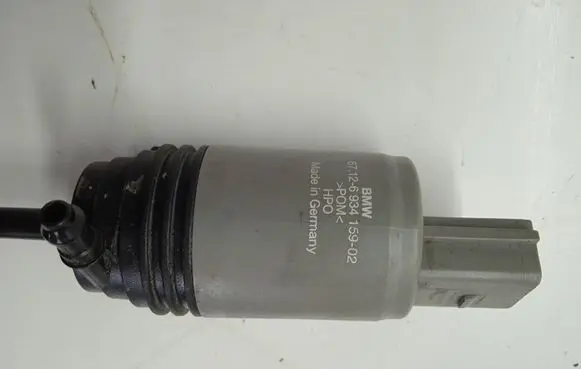 BMW X1 E84 Windscreen/windshield washer pump 6934159
