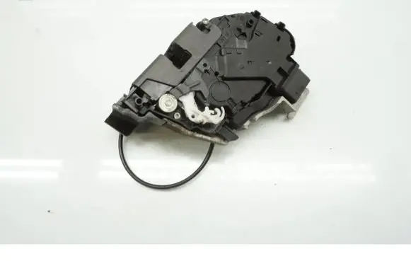 Volvo V50 Front door lock 30799332