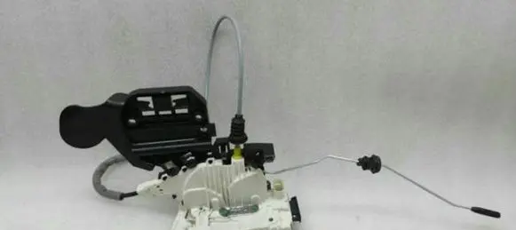 Mercedes-Benz ML W166 Front door lock A1667230314