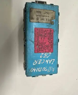 Mitsubishi Lancer Fuse box set G8C223M3C MR58787