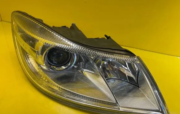 Skoda Octavia Mk2 (1Z) Headlight/headlamp 1Z1941016F