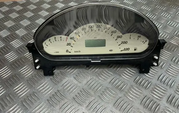 Mercedes-Benz A W168 Speedometer (instrument cluster) A1685408011 A1695408011