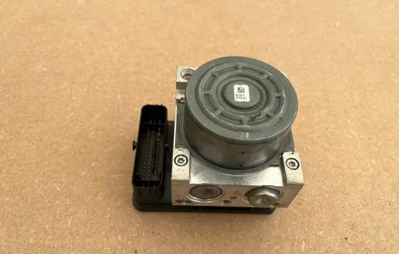 Mercedes-Benz C W205 ABS Pump A2059012800 10062238261