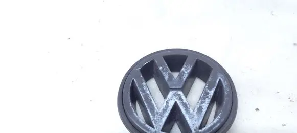 Volkswagen PASSAT B4 Manufacturer badge logo/emblem 