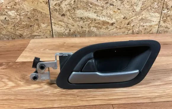 Honda FR-V Rear door interior handle