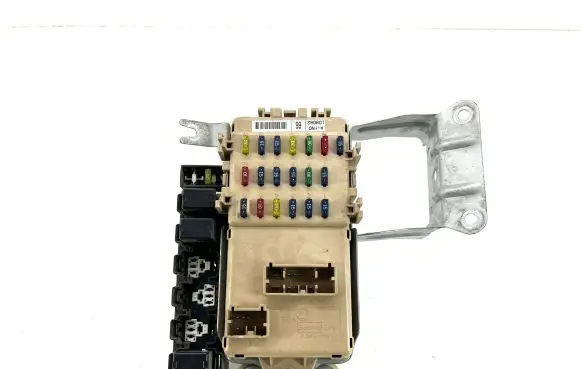Subaru Outback Fuse module JB200400