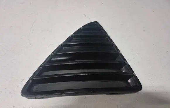 Ford Focus Front bumper lower grill BM5117K946C