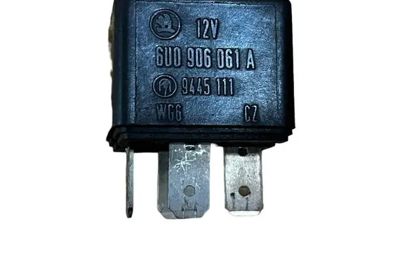 Skoda Octavia Mk1 (1U) Other relay 6U0906061A 9445111