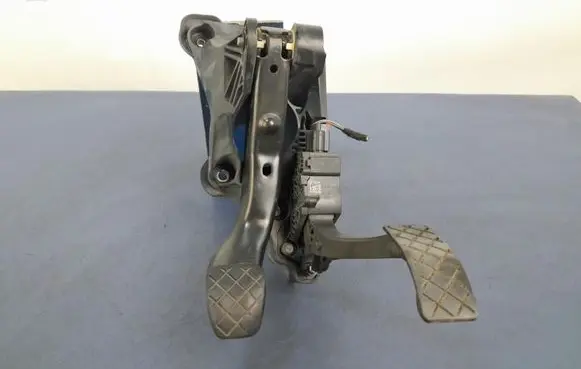 Seat Ibiza V (KJ) Accelerator throttle pedal 2Q1721058F