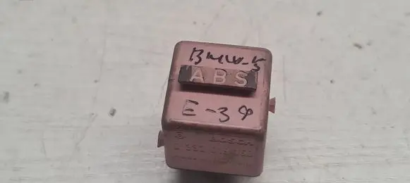 BMW 5 E39 Other relay 0332019168 8365326