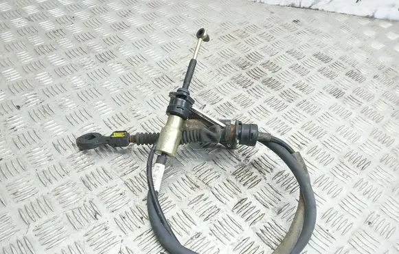 Gear shift cable linkage