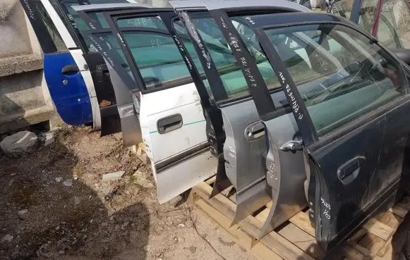 Ford Fiesta Front door