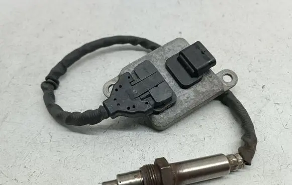 Mercedes-Benz Vito Viano W447 Lambda probe sensor A0009052709 0009052709