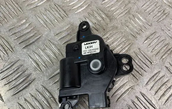 Hyundai Grand Santa Fe NC Air flap motor/actuator D266NE9AA02
