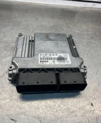 Mercedes-Benz E W211 Engine control unit/module A6471532279 1039S00000 0281011712