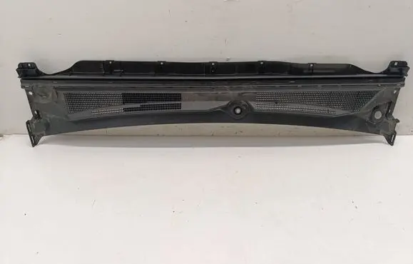 Renault Arkana Wiper trim 668113391R