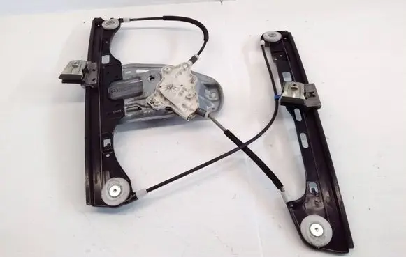 Mercedes-Benz C W203 Front door window regulator with motor A2118201742