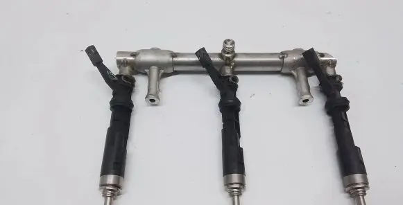 Porsche 911 991 Fuel injector 9A211031602 9A211040301
