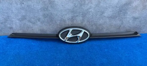 Hyundai i10 Front bumper upper radiator grill 86351-B9500