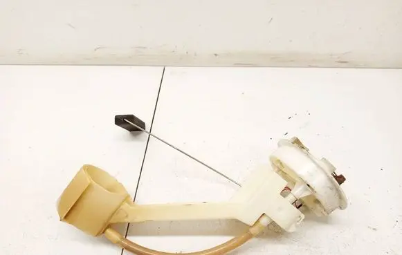 Audi A4 S4 B5 8D Fuel level sensor 8d0919673