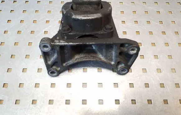 Chrysler 300 - 300C Gearbox mount 04578062AC