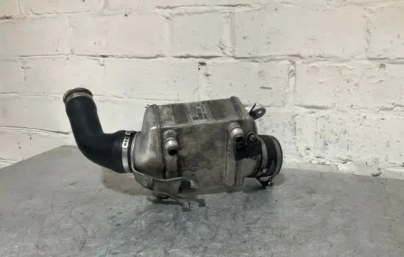 BMW 5 F10 F11 Intercooler radiator 7575405 P3423006 17575403