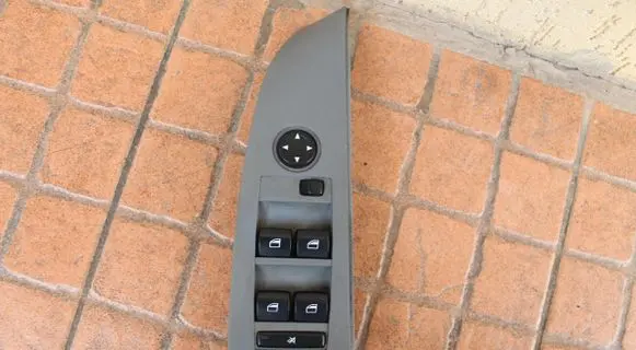 Opel Meriva A Quarter vent window switch 6943243