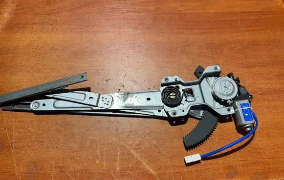 Hyundai Matrix Front door window regulator with motor 9882017100