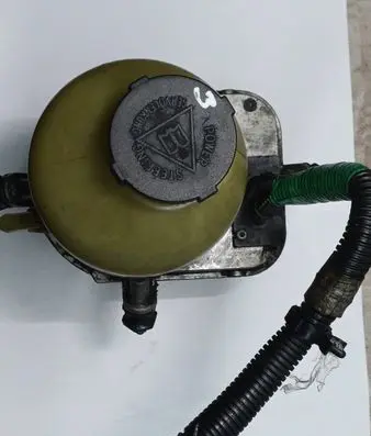 Opel Meriva B Power steering pump 