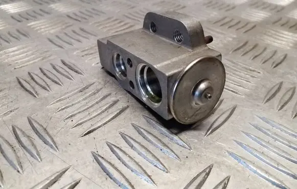 Audi A5 Sportback 8TA Air conditioning (A/C) expansion valve Y7556002
