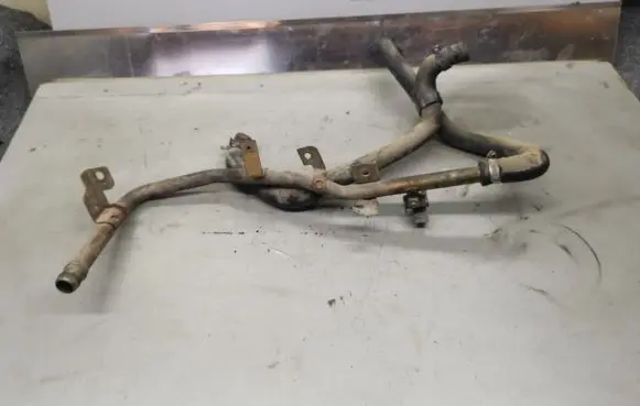 Nissan X-Trail T30 Engine coolant pipe/hose