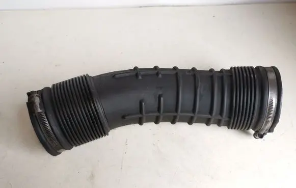 Volvo S80 Air intake hose/pipe 6898050