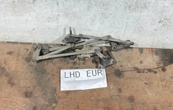 Chrysler Voyager Front wiper linkage and motor 