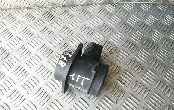 Audi A4 S4 B5 8D Mass air flow meter 06A906461D 0280218032