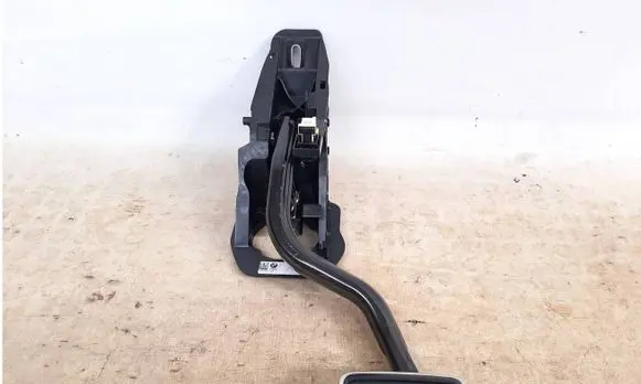 BMW X4 G02 Brake pedal 6874273