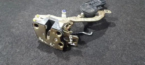 Suzuki Ignis Front door lock